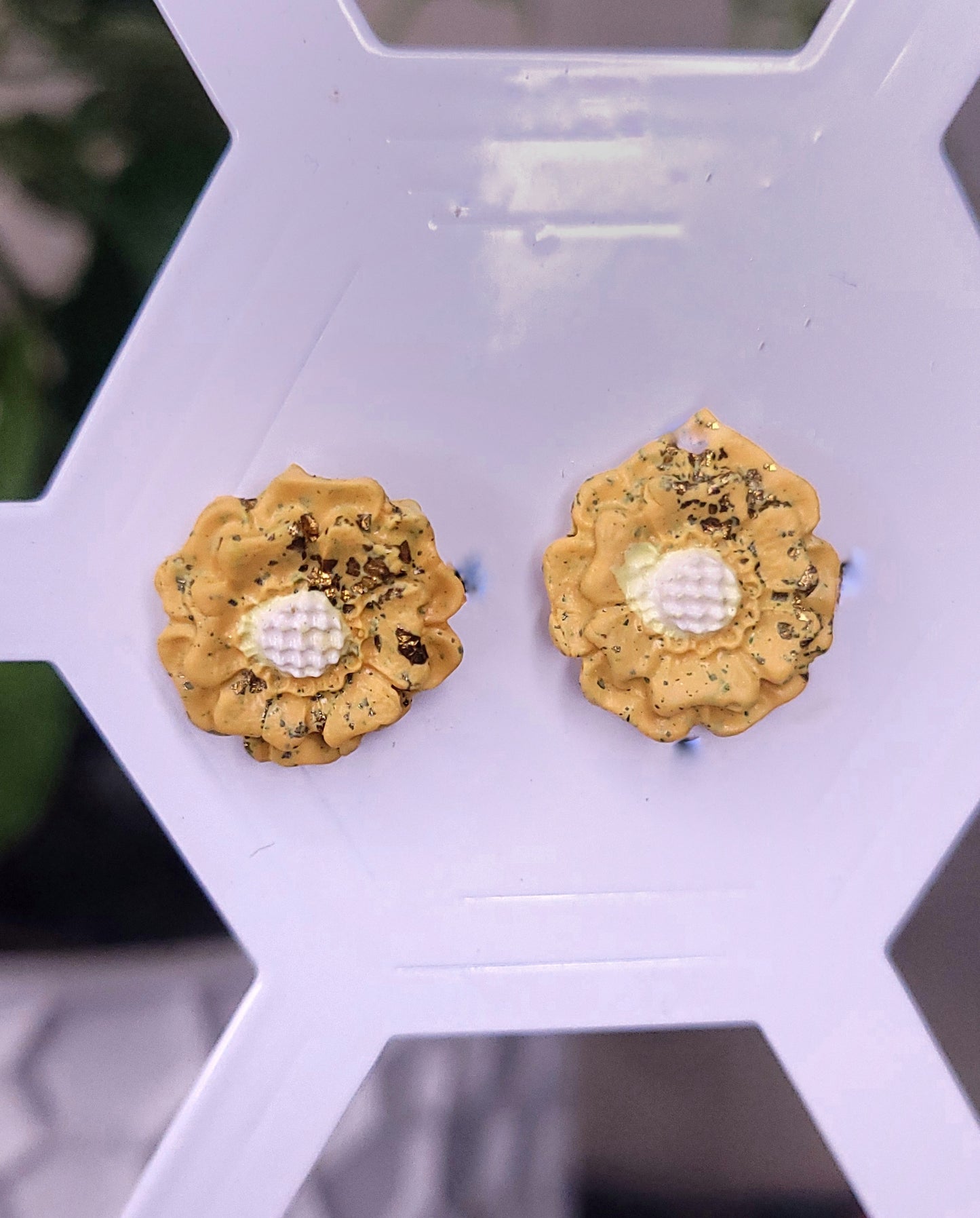 Lola- flower studs