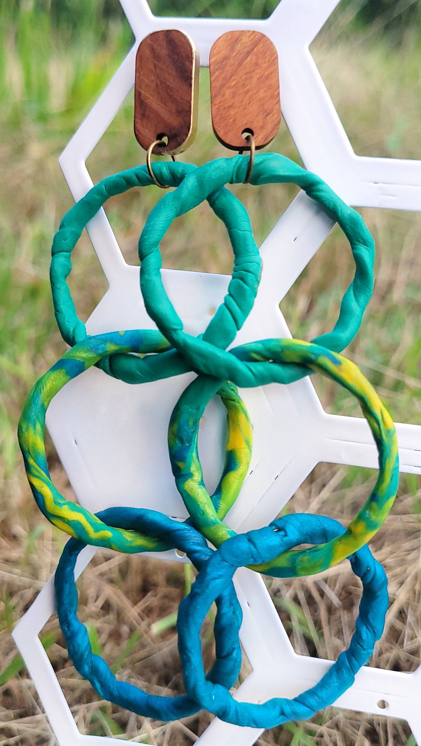 Tropical breeze ring drop