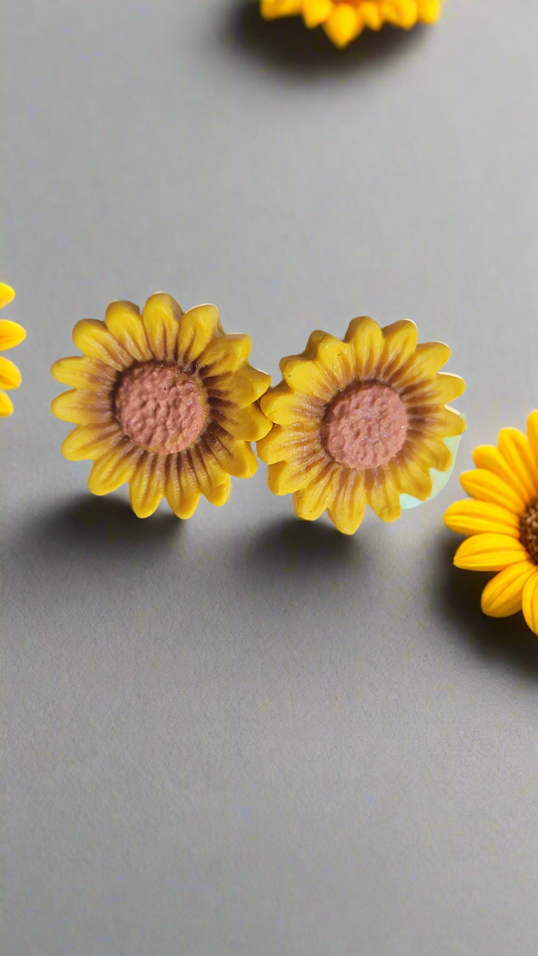 Flower studs: sunflowers