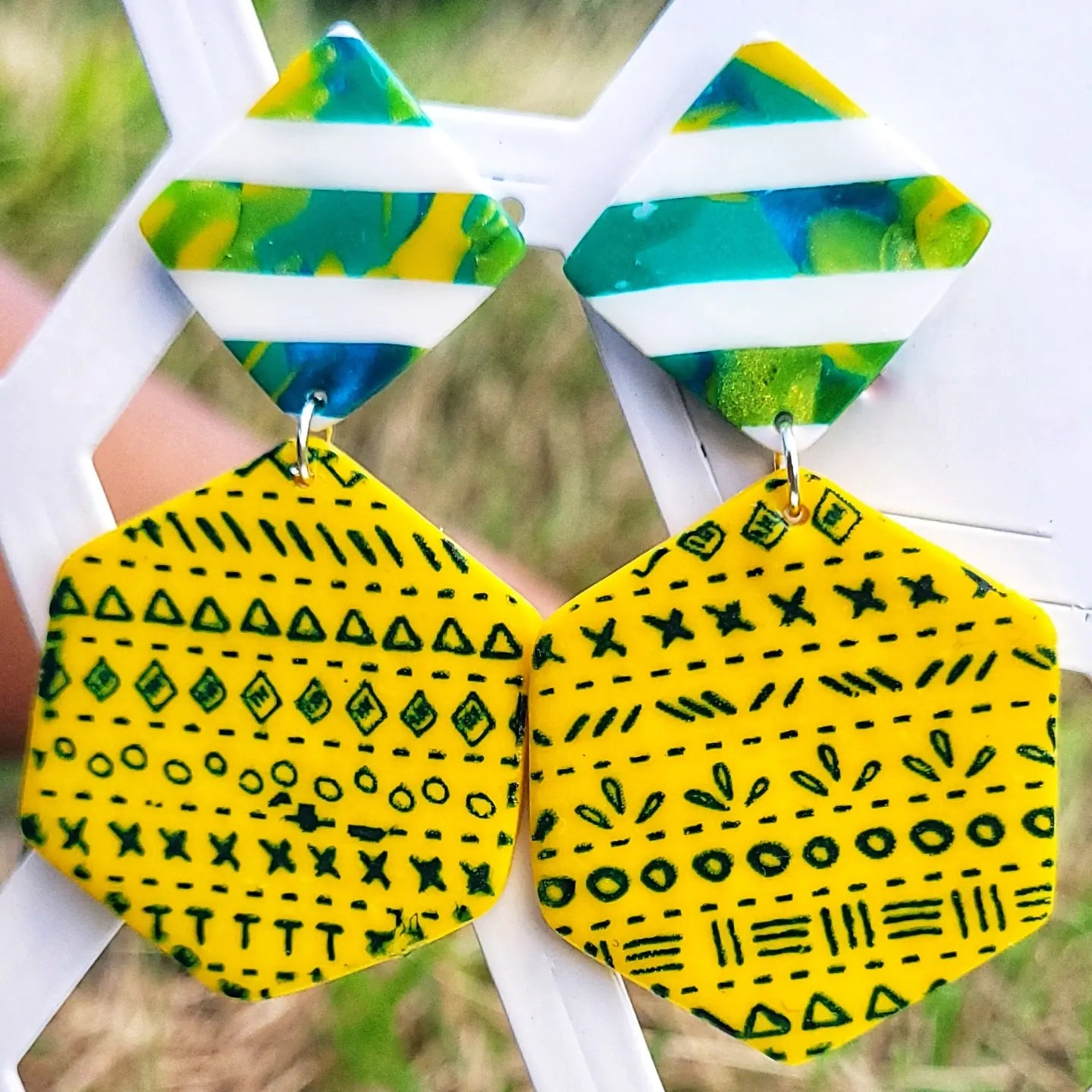 Tropical breeze large hexagon drop